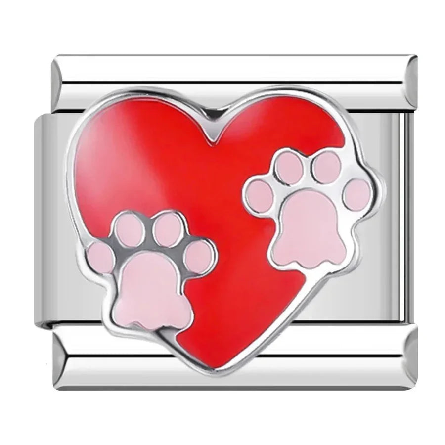 Charm corazón con huellas